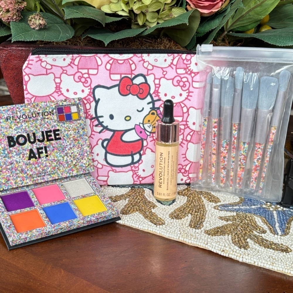 Brand New Boujee AF! Eyeshadow Palette Baking Oil Brush Set Hello Kitty Bag